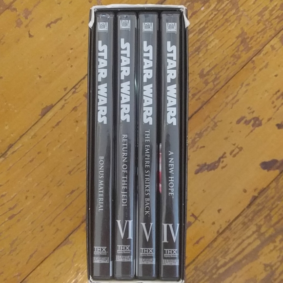 Star Wars trilogy DVD box set - Picture 3 of 3